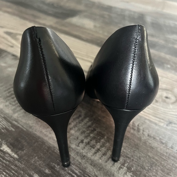 Antonio Melani - Kara Pointed Toe Leather Pumps - Picture 4 of 7